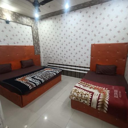 Yamnotri Dham Hotel Vrindāvan Екстериор снимка