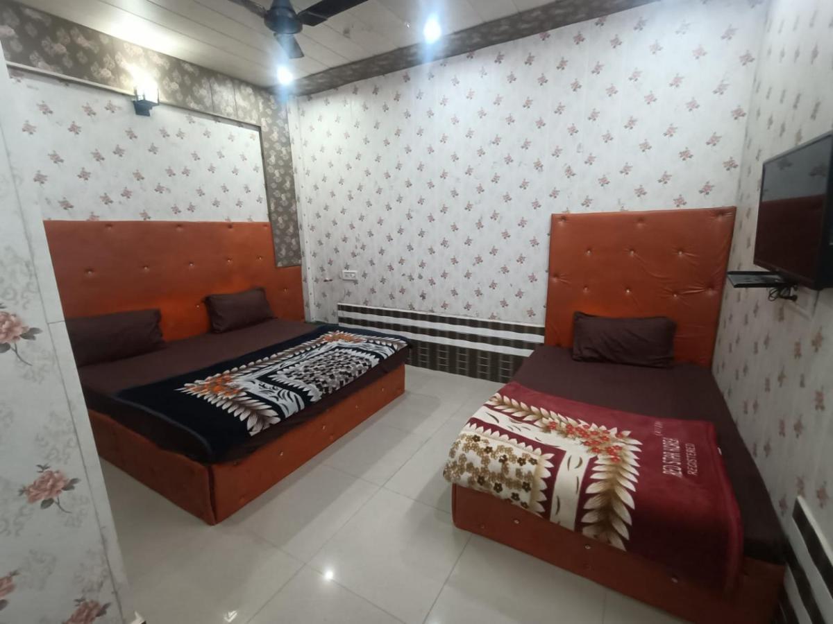 Yamnotri Dham Hotel Vrindāvan Екстериор снимка