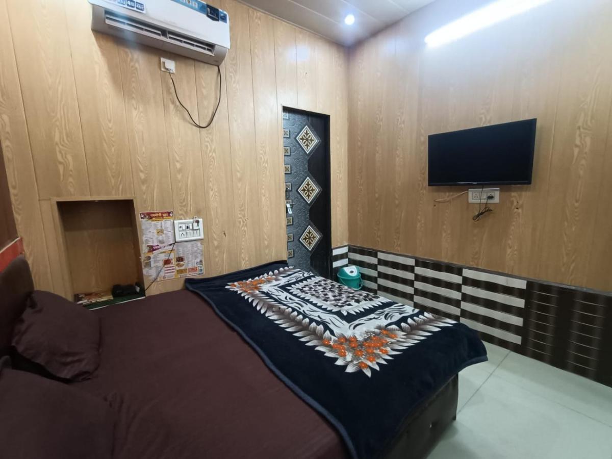 Yamnotri Dham Hotel Vrindāvan Екстериор снимка
