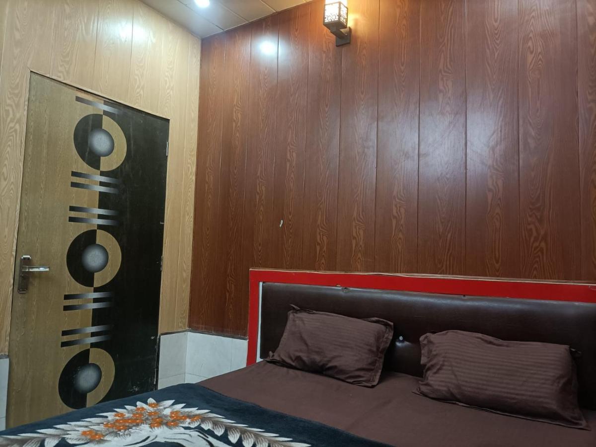 Yamnotri Dham Hotel Vrindāvan Екстериор снимка