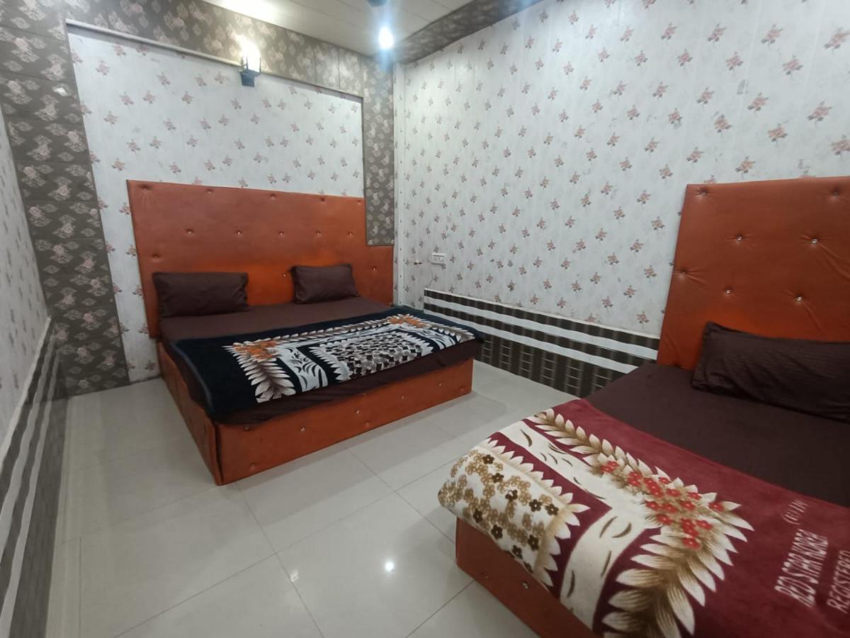 Yamnotri Dham Hotel Vrindāvan Екстериор снимка
