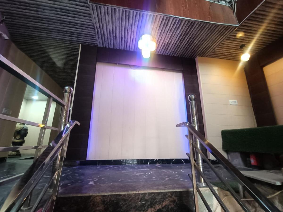 Yamnotri Dham Hotel Vrindāvan Екстериор снимка