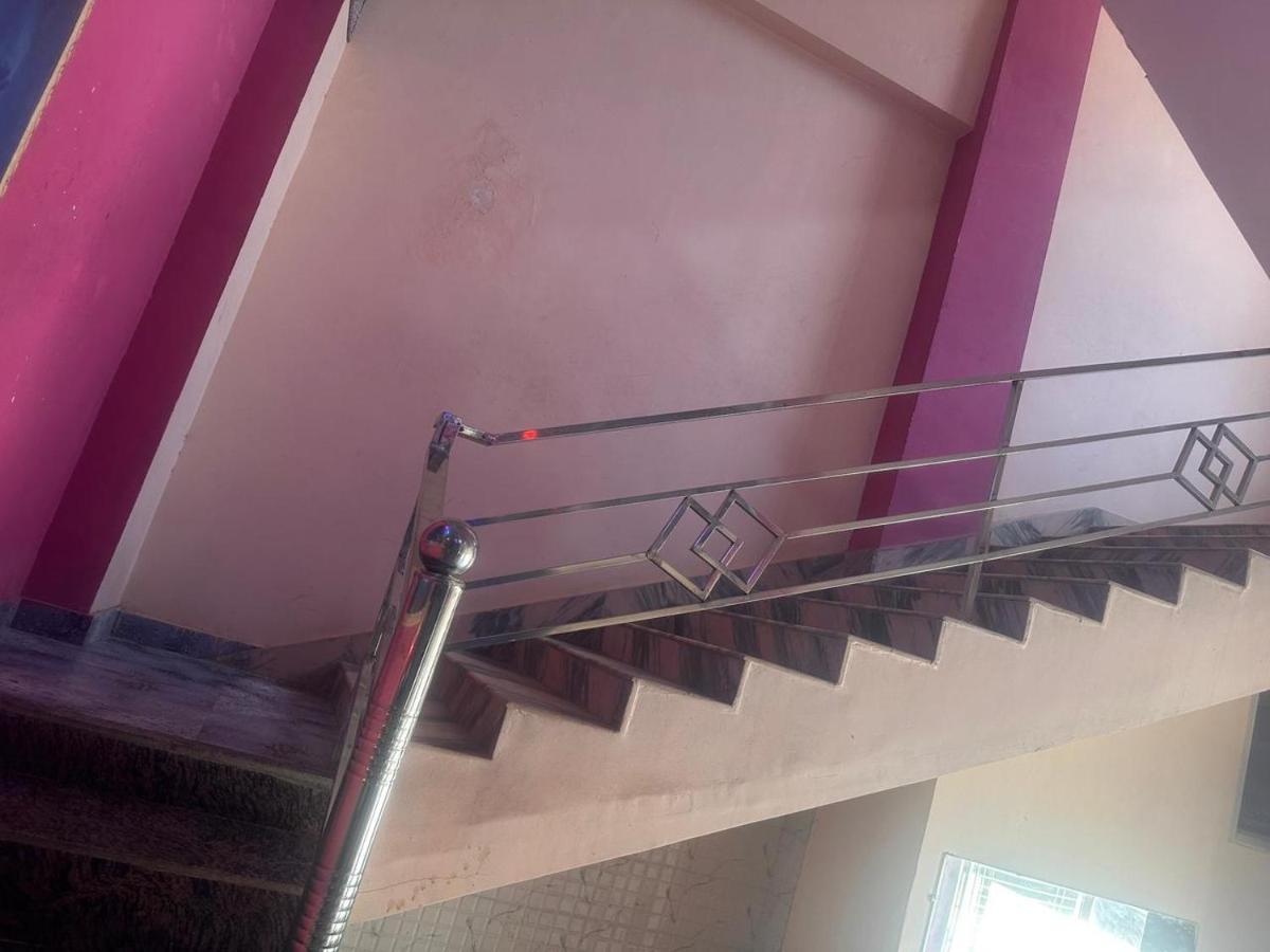 Yamnotri Dham Hotel Vrindāvan Екстериор снимка