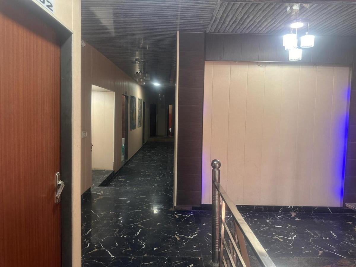 Yamnotri Dham Hotel Vrindāvan Екстериор снимка