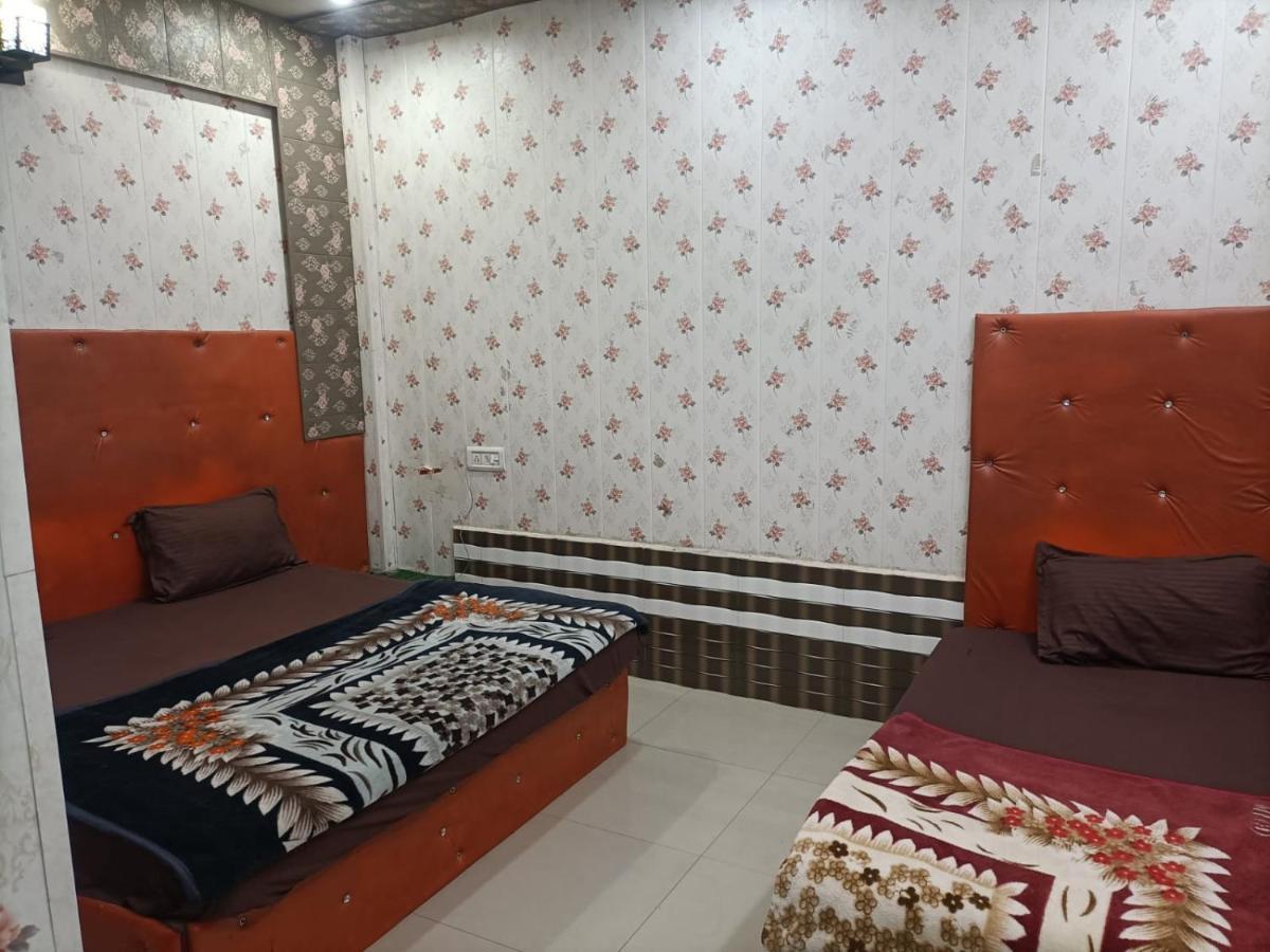 Yamnotri Dham Hotel Vrindāvan Екстериор снимка
