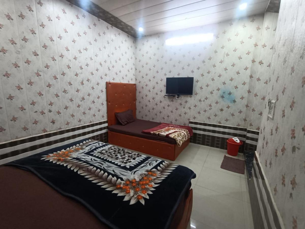 Yamnotri Dham Hotel Vrindāvan Екстериор снимка