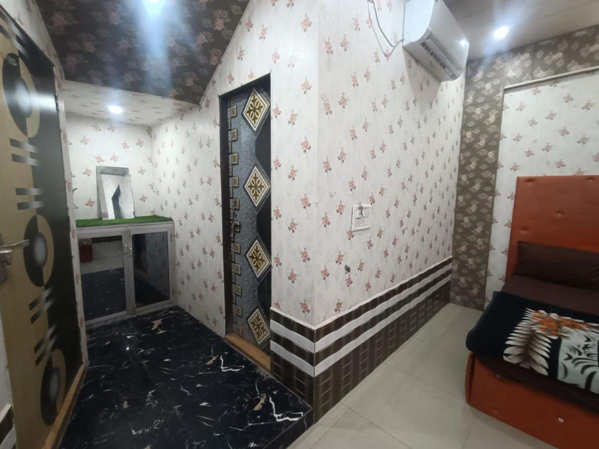 Yamnotri Dham Hotel Vrindāvan Екстериор снимка