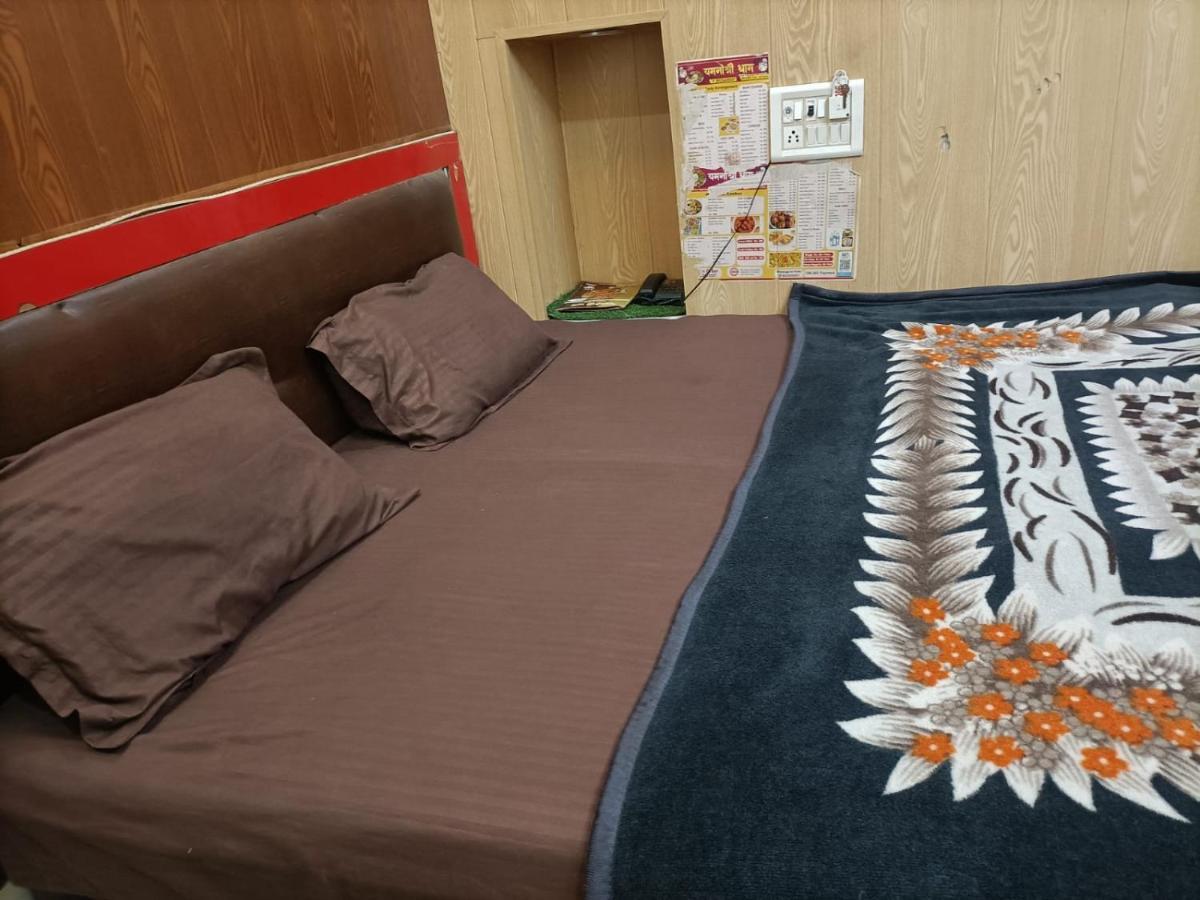 Yamnotri Dham Hotel Vrindāvan Екстериор снимка