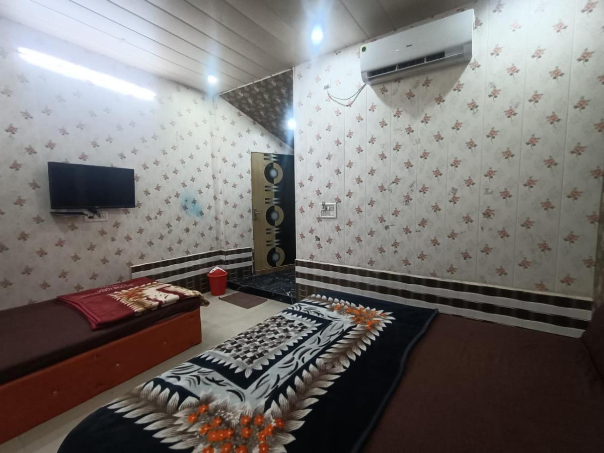 Yamnotri Dham Hotel Vrindāvan Екстериор снимка
