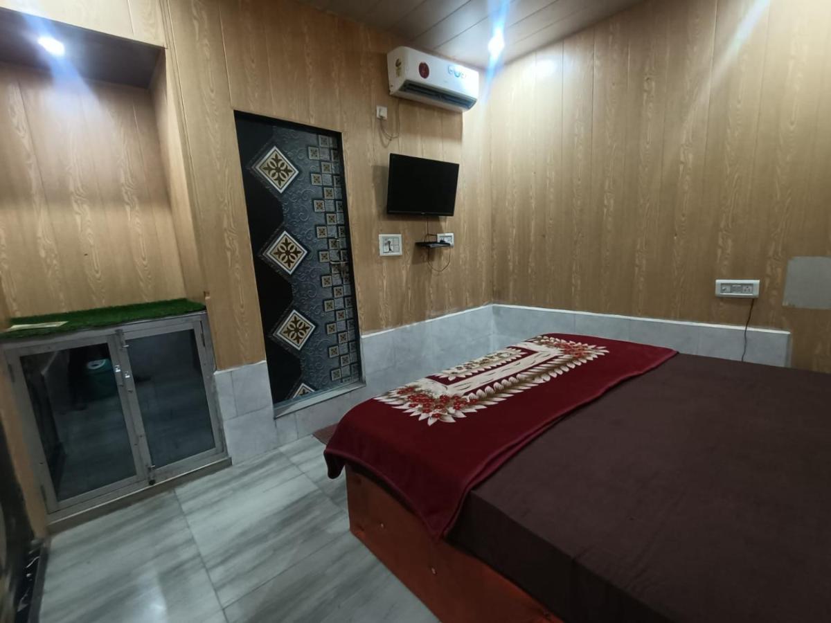 Yamnotri Dham Hotel Vrindāvan Екстериор снимка