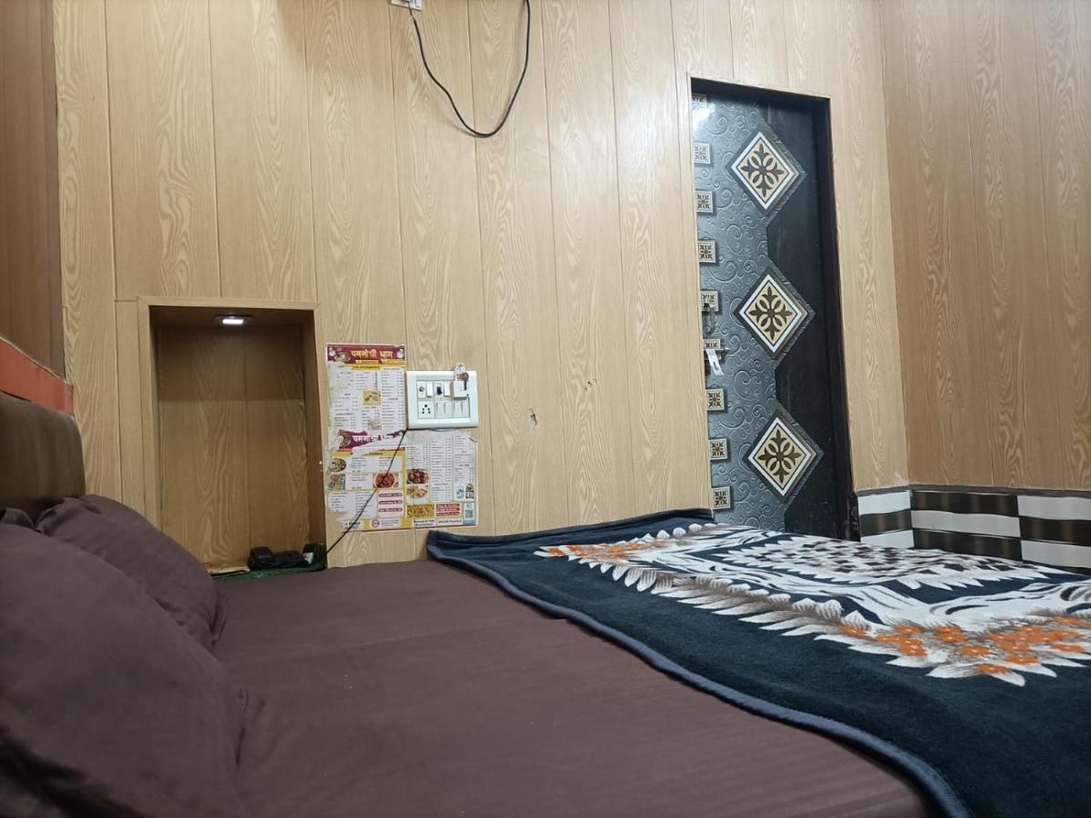 Yamnotri Dham Hotel Vrindāvan Екстериор снимка