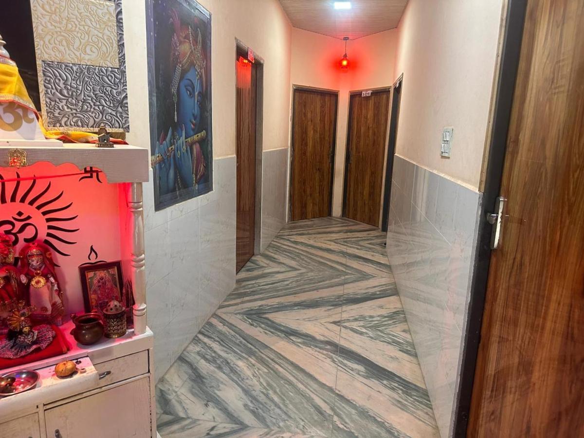 Yamnotri Dham Hotel Vrindāvan Екстериор снимка