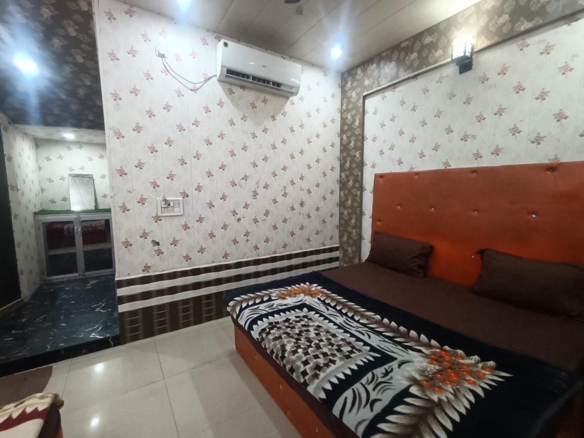 Yamnotri Dham Hotel Vrindāvan Екстериор снимка