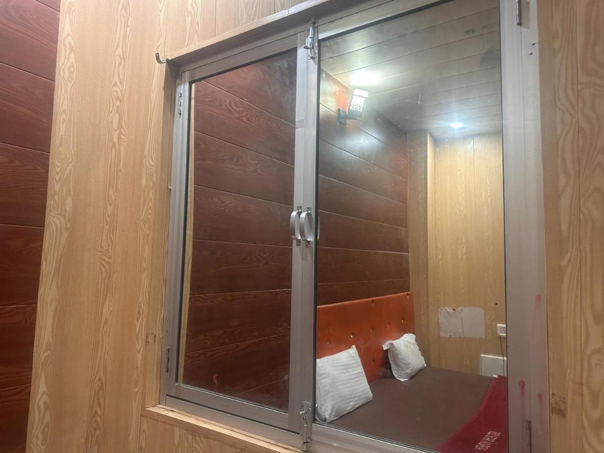 Yamnotri Dham Hotel Vrindāvan Екстериор снимка