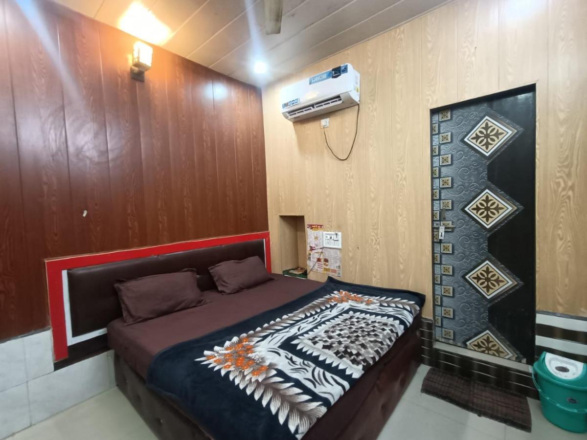 Yamnotri Dham Hotel Vrindāvan Екстериор снимка