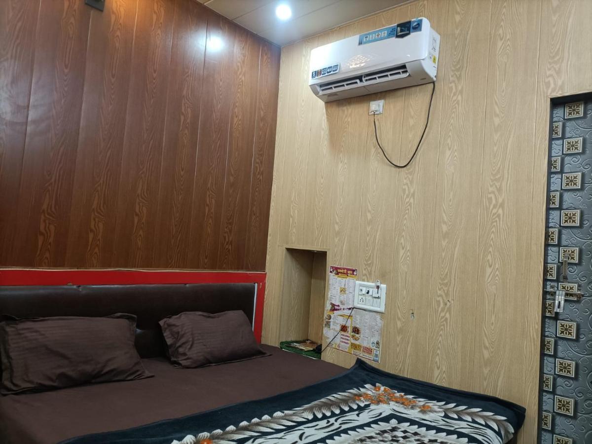 Yamnotri Dham Hotel Vrindāvan Екстериор снимка